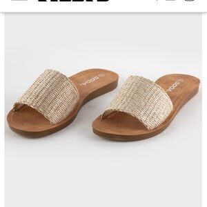 Soda slide sandals. Natural material, bone color